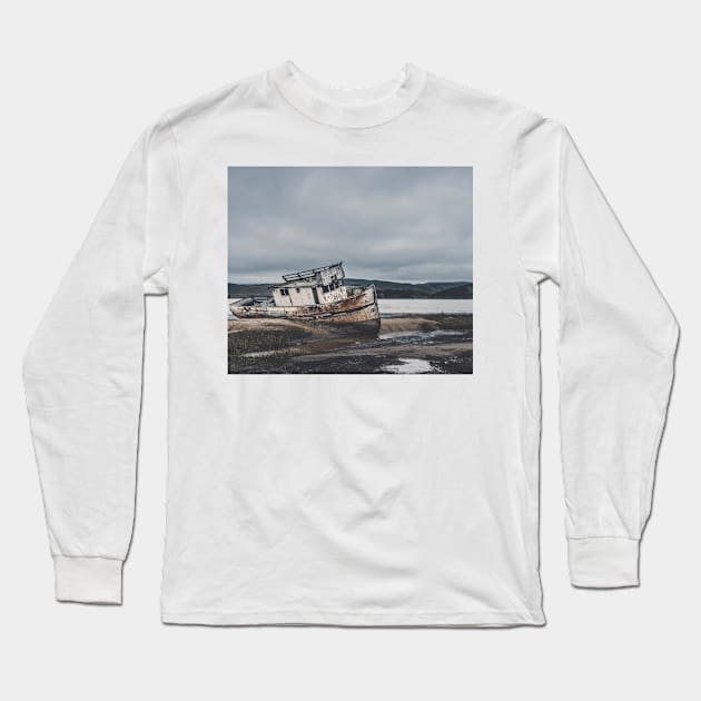 The mystery in oceans deep Long Sleeve T-Shirt by hamptonstyle